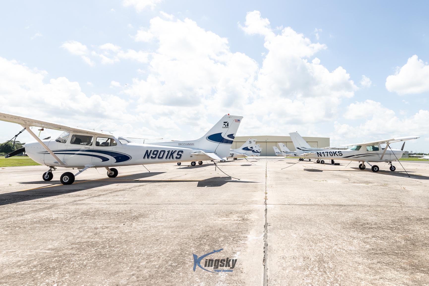 Planes at Kingsky Flight Academy